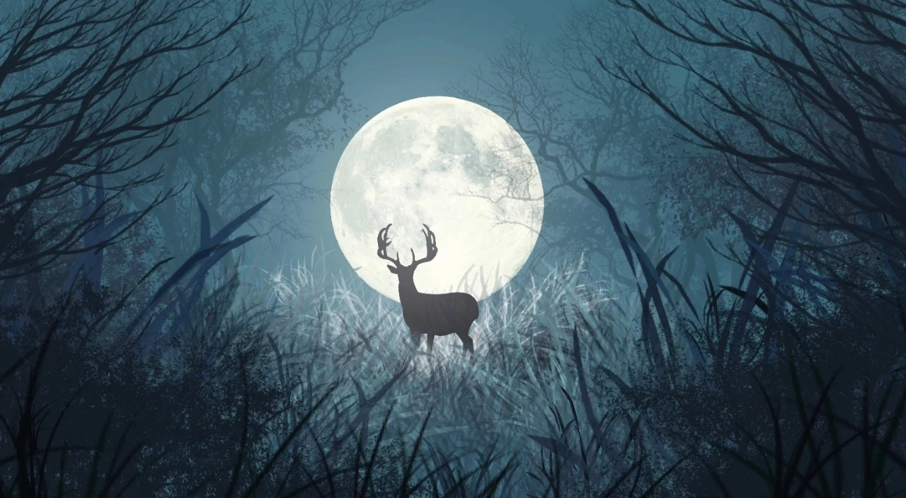 静谧的蓝色月夜森林，一只鹿站在明亮的满月之前